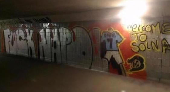 Murales-tifosi-Aik-Solna-contro-Napoli-e-Cavani