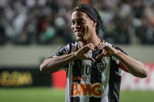 Ronaldinho durante i festeggiamenti (fonte: Flickr.com, Clube Atletico Mineiro)