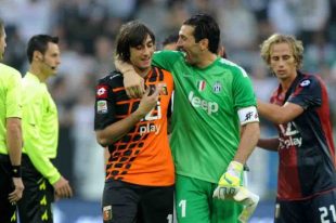 Mattia Perin e Gigi Buffon (Fonte: geonacfc.it)