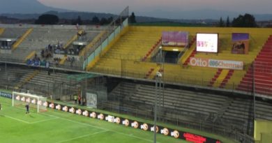 Per il Benevento è storia: 1-0 al Carpi e prima volta in Serie A Per il Benevento è storia: 1-0 al Carpi e prima volta in Serie A