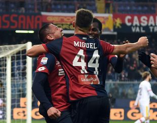 Foto: Miguel Veloso nella stagione 2017-2018 con la maglia del Genoa Fonte: genoacfc.it