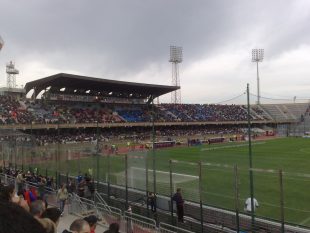 Stadio Sant'Elia di Cagliari - Fonte: Gigidelneri (Wikipedia)