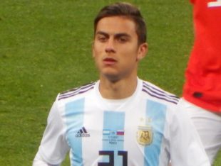 Dybala nell'Argentina - Fonte: Oleg Bkhambri (Voltmetro), Wikipedia