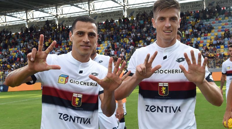 Foto: Piatek e Romulo durante Frosinone-Genoa Fonte: genoacfc.it