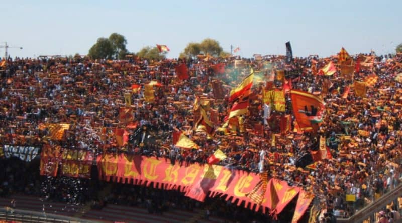 Stadio Via del Mare di Lecce di RicciSpeziari, Wikipedia